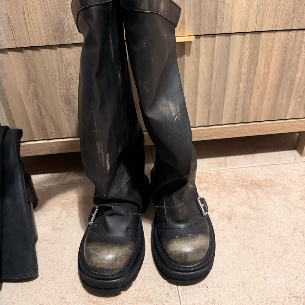 Women’s Grunge Vegan Leather Boots - Picture 3 of 6